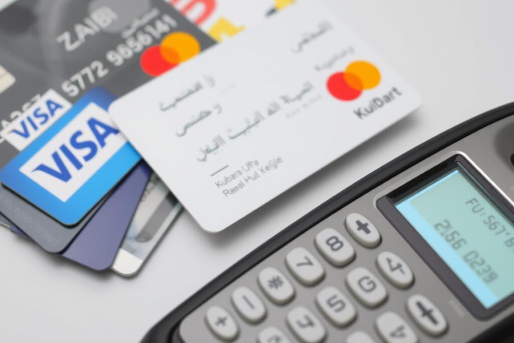 بطاقات الائتمان والخصم للاعبين الكويتيين
